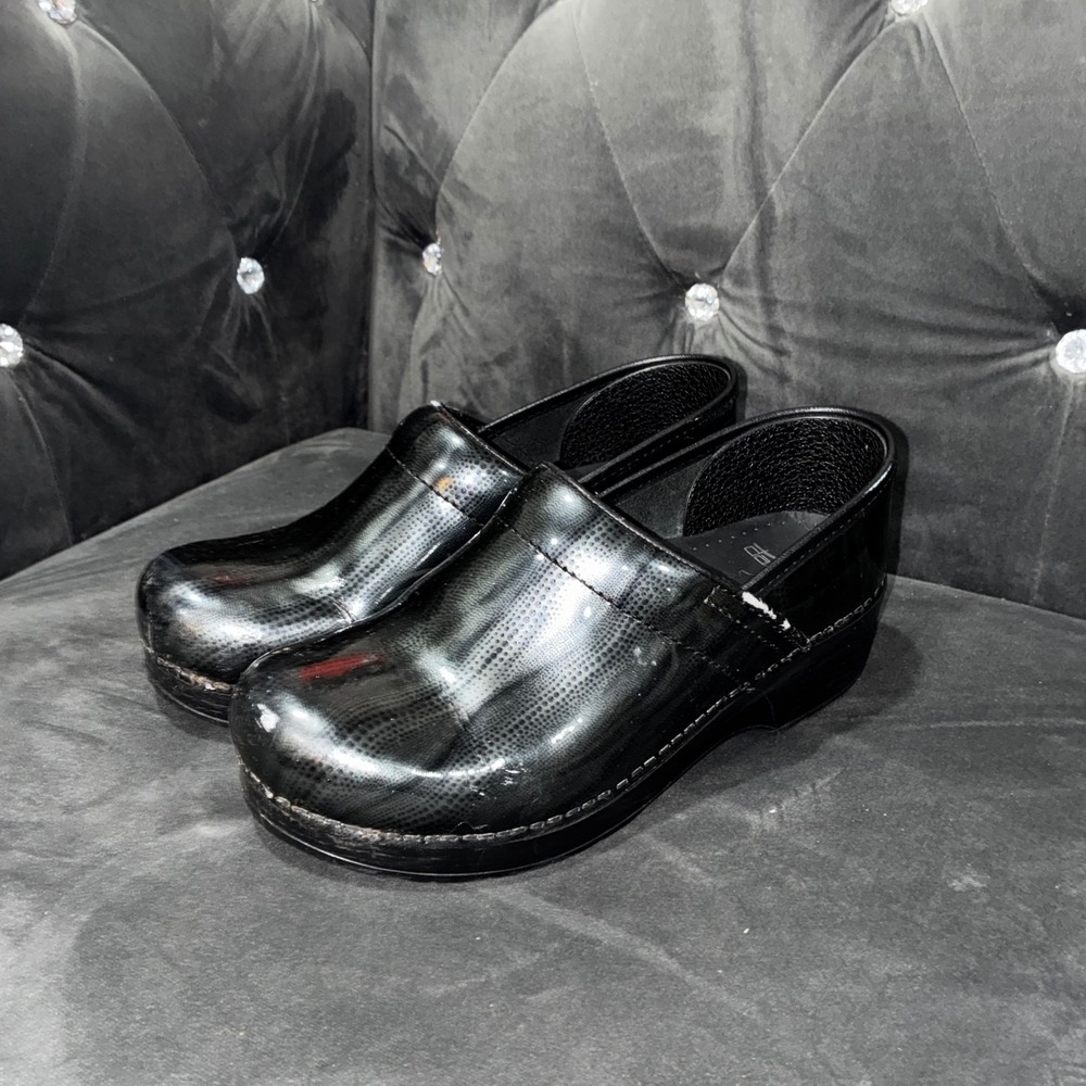 Dansko Professional Black Patent Dotted‎ Clogs Womens 39 Nursing Work Shoes